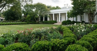 Đệ nhất phu nhân Melania Trump công bố việc cải tạo Vườn Hồng của Nhà Trắng trước RNC