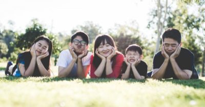 Đức hạnh của cha mẹ giúp “gia đình thái, con cái an”