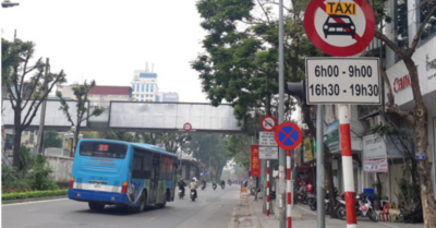 10 tuyến phố Hà Nội tiếp tục cấm taxi và xe hợp đồng