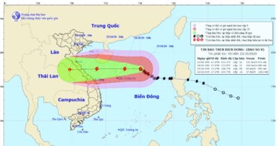 Hai kịch bản bão số 8 đổ bộ miền Trung