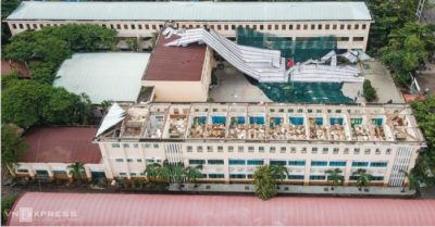 Gần 2.000 học sinh được nghỉ 2 ngày để khắc phục mái trường bị sập