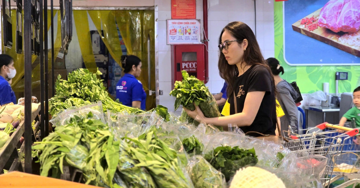Nguồn cung siêu thị ứng phó bão Bualoi