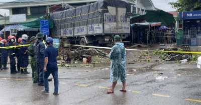 Xe tải mất lái đâm chợ chuối ở Quảng Trị khiến ít nhất 3 người tử vong