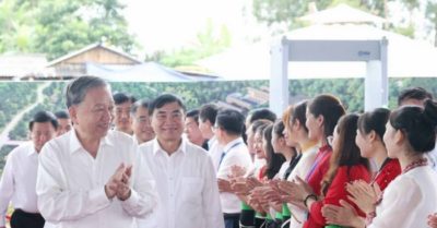 Giải pháp ‘kép’ cho giáo dục vùng khó khăn